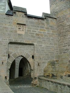 Entrance to the courtyard of Kost Castle